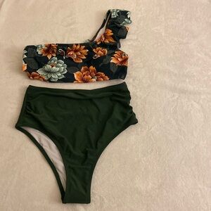 New!! Beautiful Matching Top and Bottom